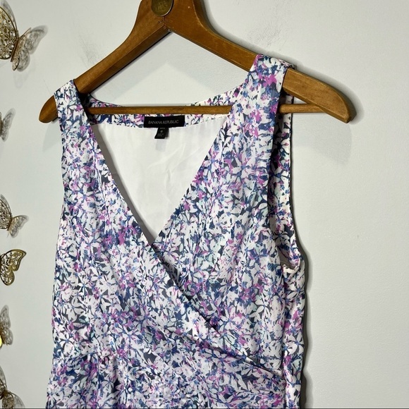 🦋🌙 BANANA REPUBLIC | Purple and White Floral V-Neck Dress - Picture 3 of 9